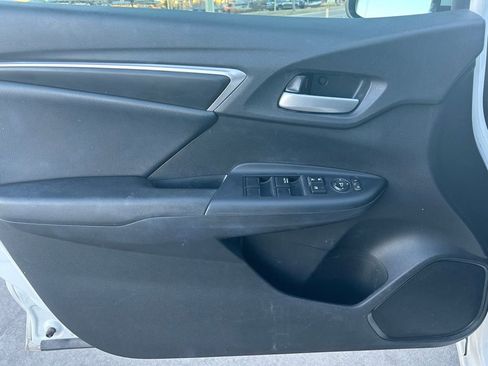 Used 2015 Honda Fit image 9