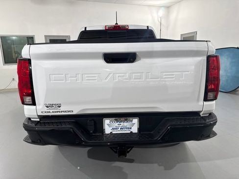 Used 2024 Chevrolet Colorado Trail Boss w/ Technology Package AWD/4WD image 8