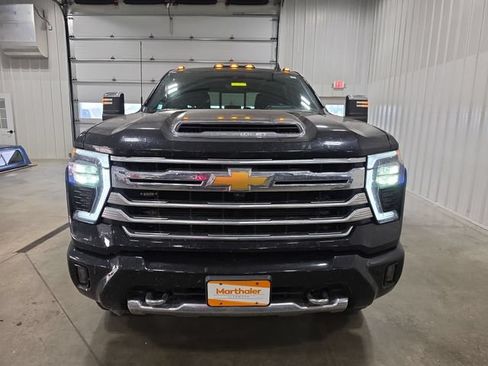 Used 2024 Chevrolet Silverado 3500 High Country w/ High Country Premium Package AWD/4WD image 3