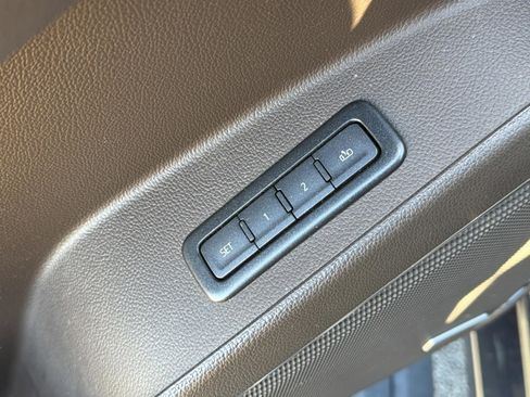 Used 2019 GMC Yukon XL Denali w/ Denali Ultimate Package image 23