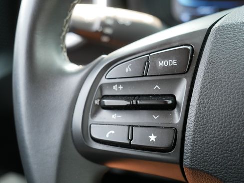 Used 2025 Hyundai Venue SEL FWD image 28