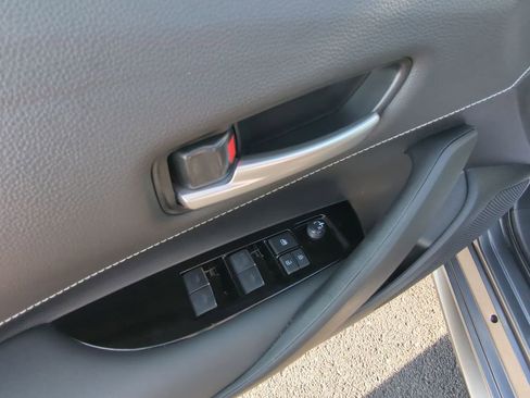 Used 2025 Toyota Corolla SE FWD image 13
