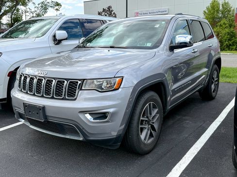 Used 2020 Jeep Grand Cherokee Limited AWD/4WD image 3