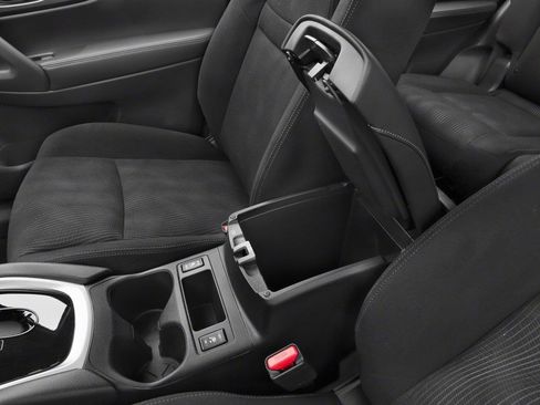 Used 2016 Nissan Rogue SV FWD image 9