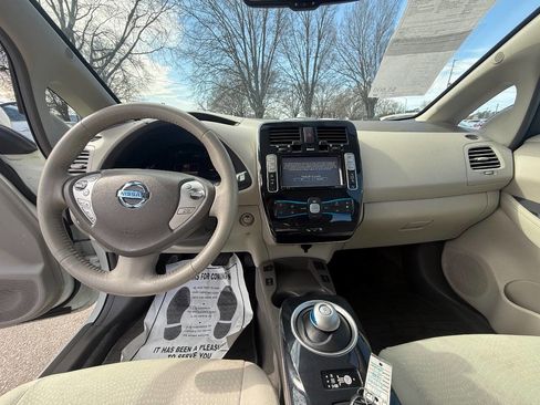 Used 2012 Nissan Leaf SV image 11