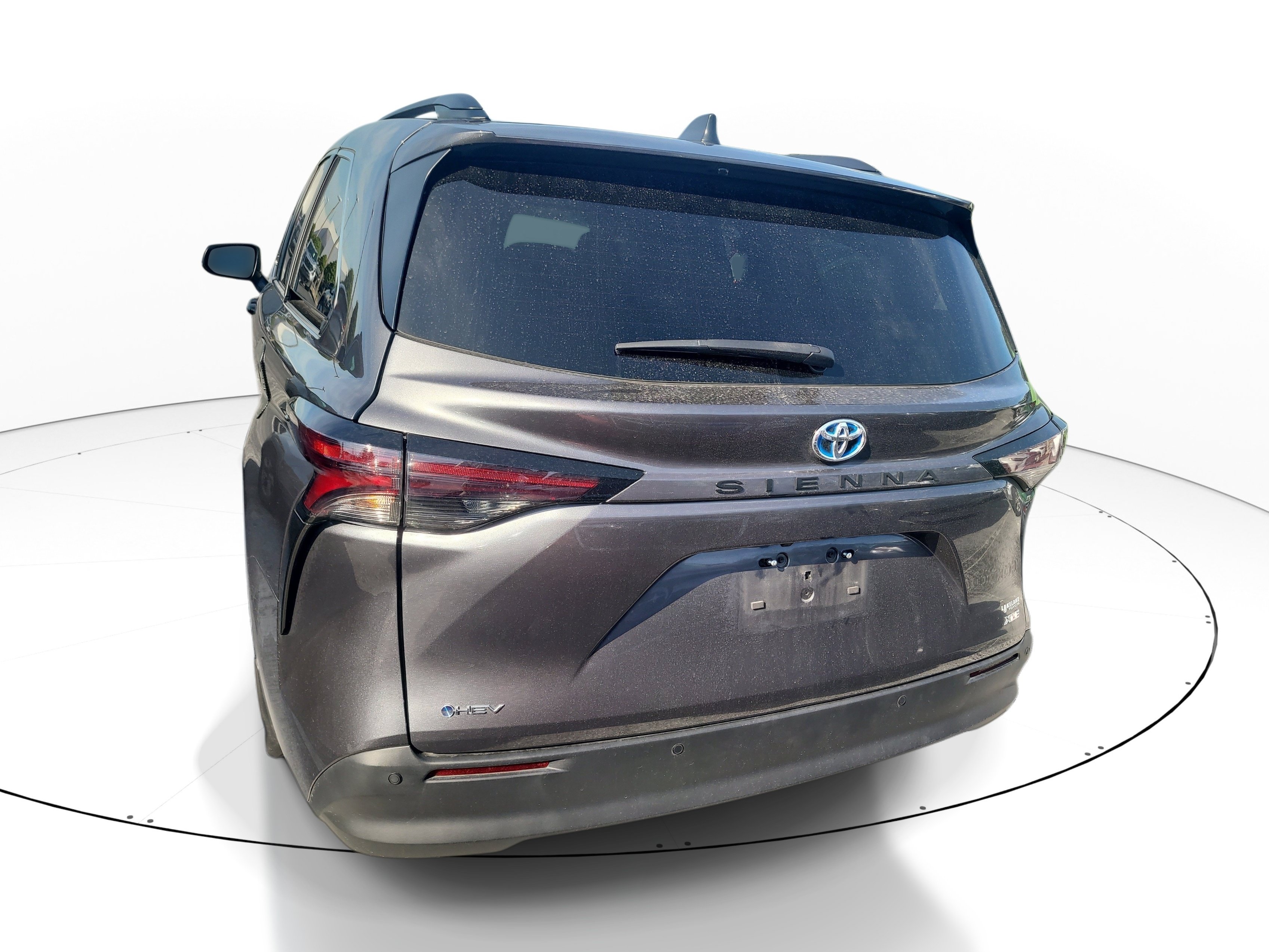 Used 2025 Toyota Sienna XLE FWD image 6