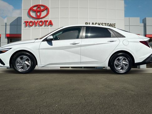 Used 2026 Hyundai Elantra SE FWD image 6