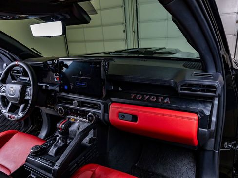 Used 2025 Toyota Tacoma TRD Pro AWD/4WD image 17