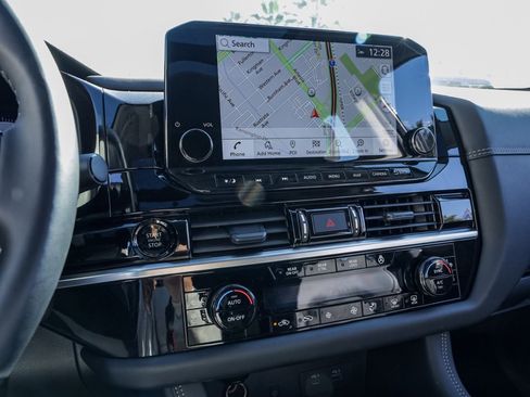 Used 2025 Nissan Pathfinder Platinum w/ Cargo Package image 30