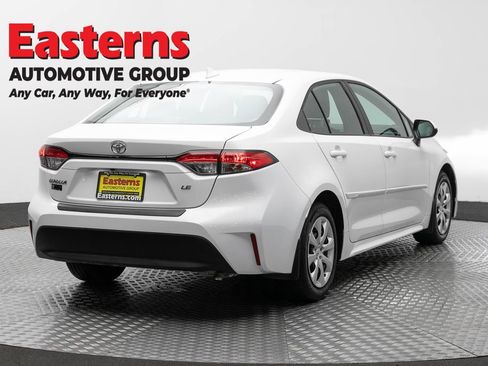 Used 2024 Toyota Corolla LE FWD image 5