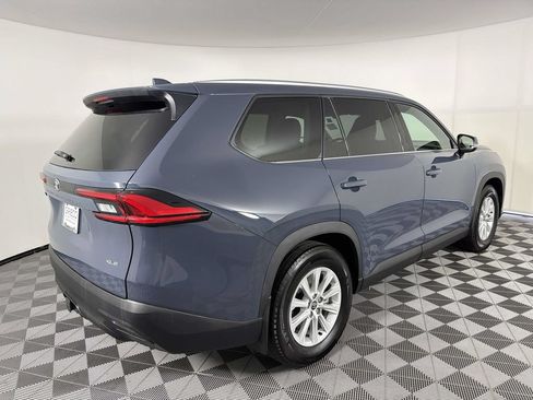 Used 2024 Toyota Grand Highlander AWD image 4