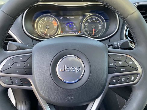 Certified 2022 Jeep Cherokee Limited image 18