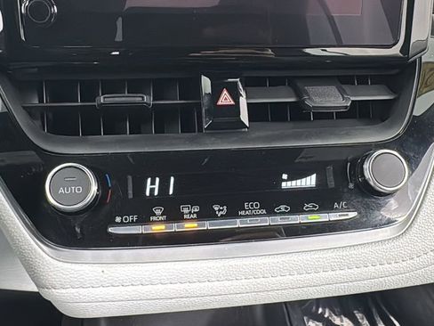 Used 2023 Toyota Corolla SE w/ Carpet Mat Package (TMS) image 24