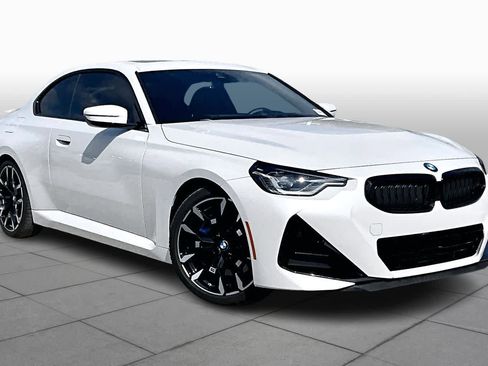 Used 2025 BMW 230i Coupe w/ M Sport Package RWD image 2