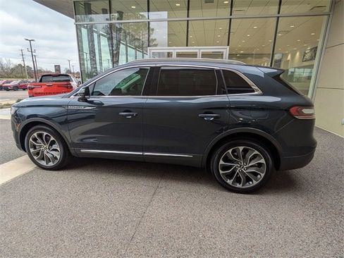 Used 2023 Lincoln Nautilus Reserve w/ Luxury Package image 2