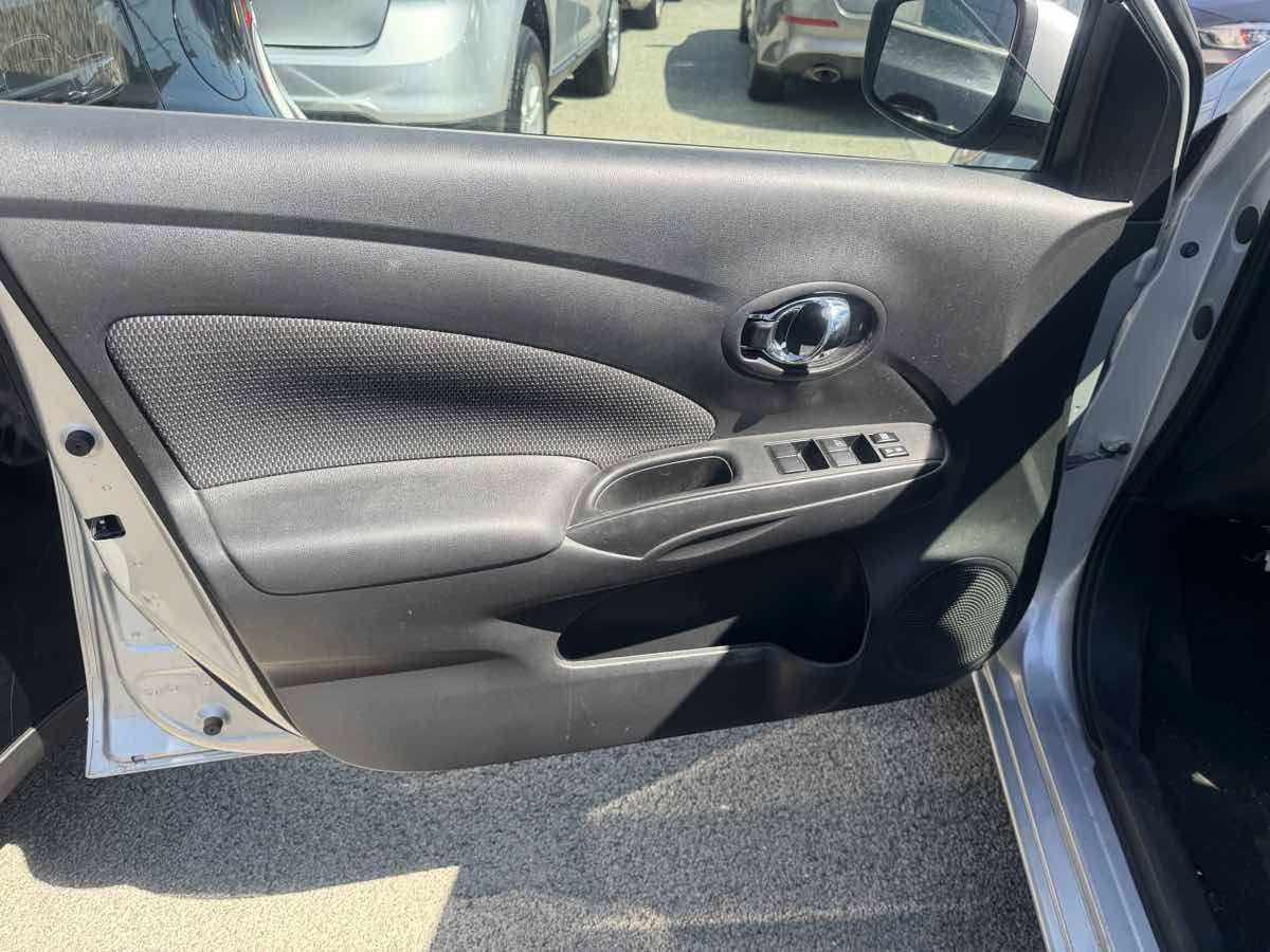 Used 2015 Nissan Versa SV w/ SV Appearance Package FWD image 10