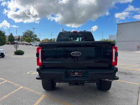 New 2026 Ford F250 Lariat w/ Black Appearance Package image 7