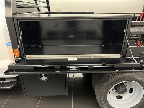 New 2025 Ford F550 4x4 Regular Cab Super Duty image 7