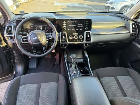 Used 2022 Kia Sorento LX image 26