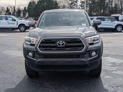 Used 2017 Toyota Tacoma SR5 image 7