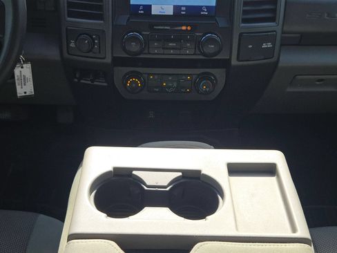 Used 2020 Ford F250 XL w/ STX Appearance Package AWD/4WD image 19