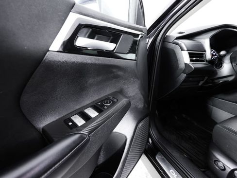 Used 2025 Mitsubishi Outlander ES FWD image 22