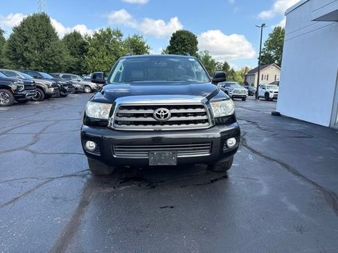 Used 2014 Toyota Sequoia SR5 w/ Premium Package AWD/4WD image 2