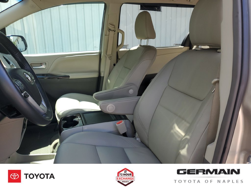 Used 2017 Toyota Sienna XLE w/ XLE Navigation Package FWD image 20