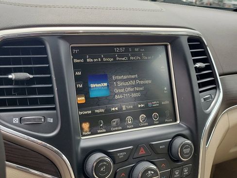 Used 2017 Jeep Grand Cherokee Overland image 24