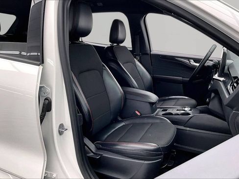 Used 2024 Ford Escape ST-Line w/ Tech Pack #1 AWD/4WD image 7