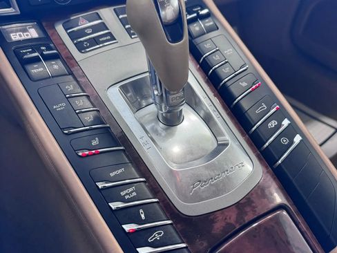 Used 2013 Porsche Panamera GTS image 30