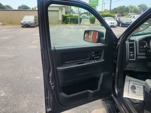 Used 2016 RAM 1500 Express AWD/4WD image 10