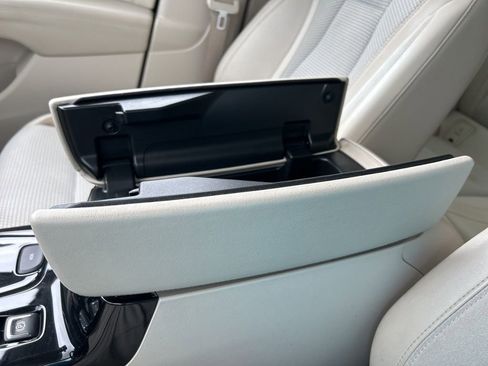 Used 2023 Buick Envision Preferred image 33