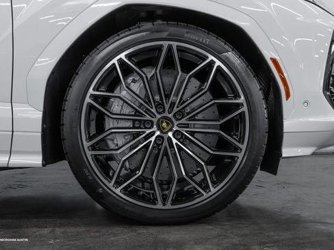 New 2025 Lamborghini Urus SE image 20