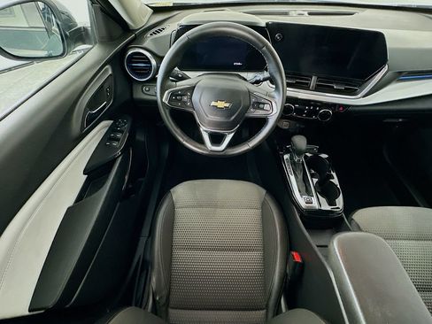 Used 2025 Chevrolet Trax LT w/ Driver Confidence Package FWD image 9