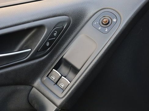 Used 2011 Volkswagen GTI Autobahn image 25