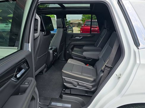 New 2026 GMC Yukon Elevation w/ Elevation Premium Package AWD/4WD image 25