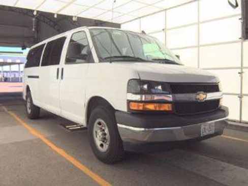 Used 2023 Chevrolet Express 3500 LT w/ LT Preferred Equipment Group image 4