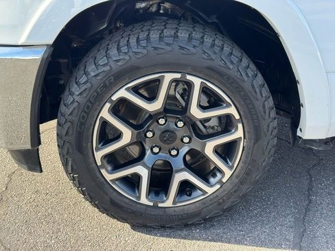 Used 2025 RAM 1500 Laramie image 10