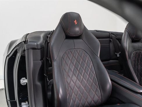 Used 2017 Ferrari California T RWD image 48