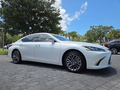Used 2025 Lexus ES 300h w/ Technology Package FWD image 1