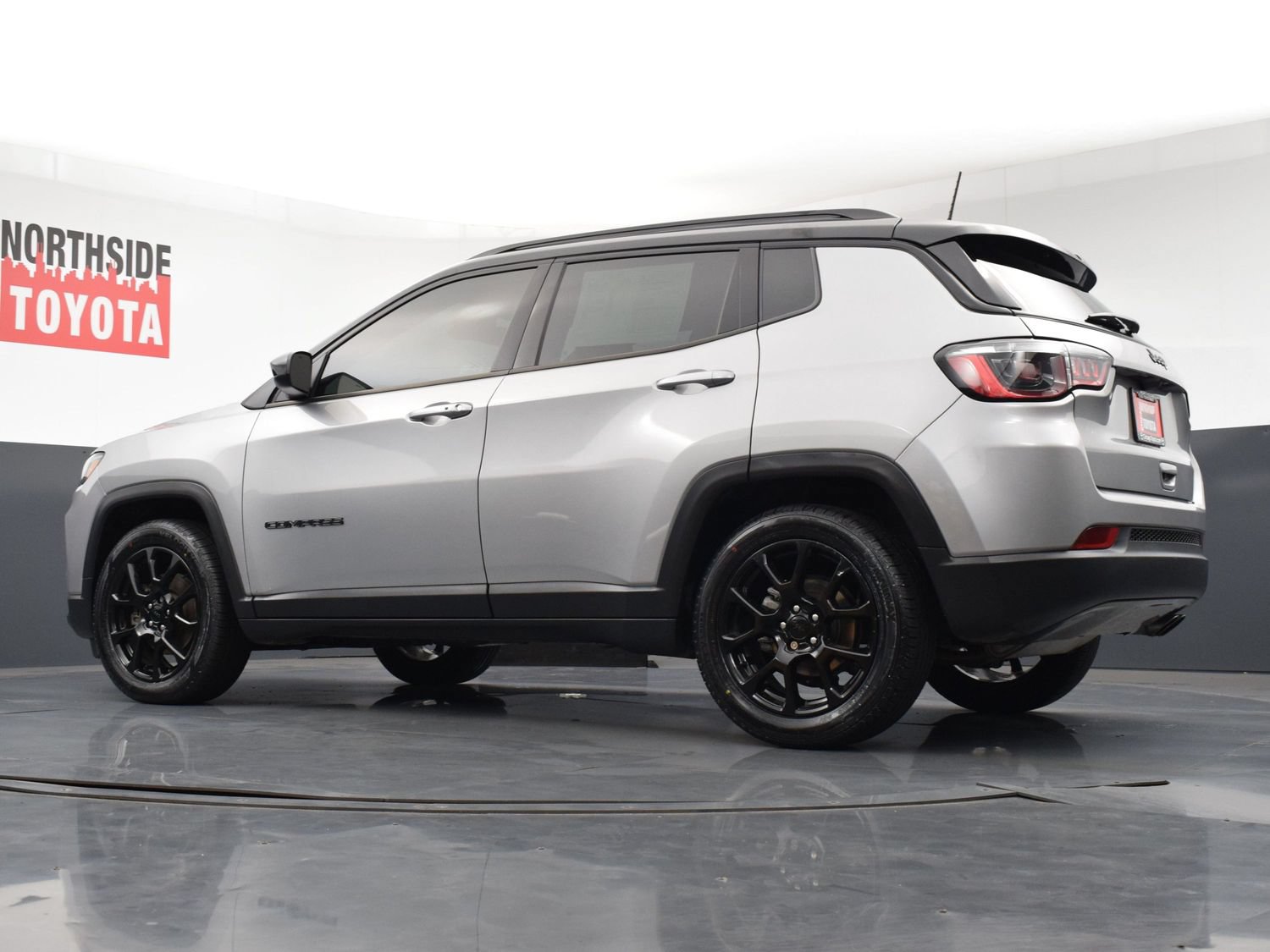 Used 2022 Jeep Compass Latitude w/ Convenience Group FWD image 30
