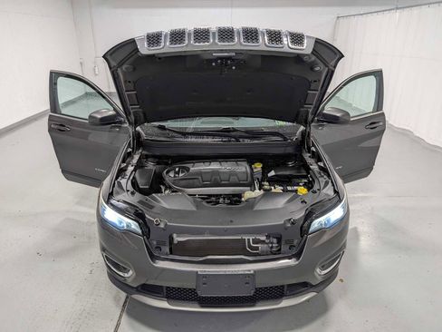 Used 2019 Jeep Cherokee Limited image 12