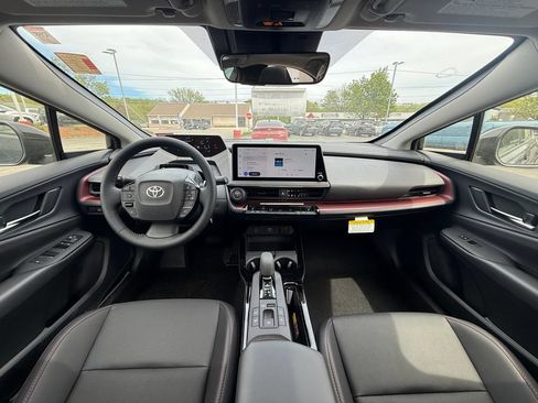 New 2026 Toyota Prius Plug-In Hybrid FWD image 10