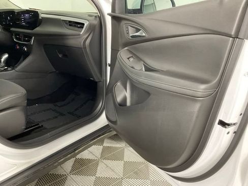 Used 2025 Buick Encore GX Preferred FWD image 16