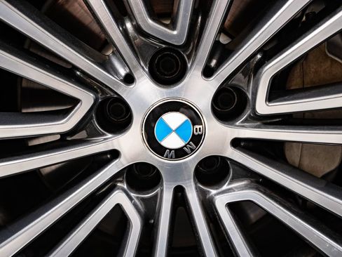 Used 2019 BMW 540i RWD image 8