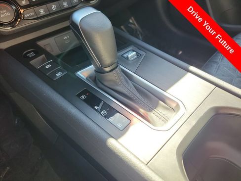 Used 2026 Nissan Kicks SV w/ SV Premium Package FWD image 17