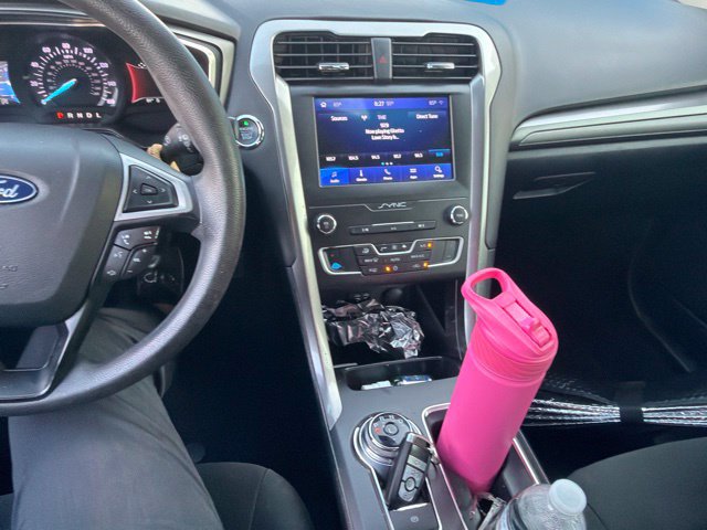 Used 2020 Ford Fusion SE FWD image 17