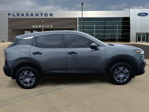 Used 2025 Nissan Kicks S AWD/4WD image 6