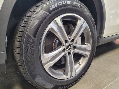 Used 2018 Mercedes-Benz GLC 300 4MATIC image 31